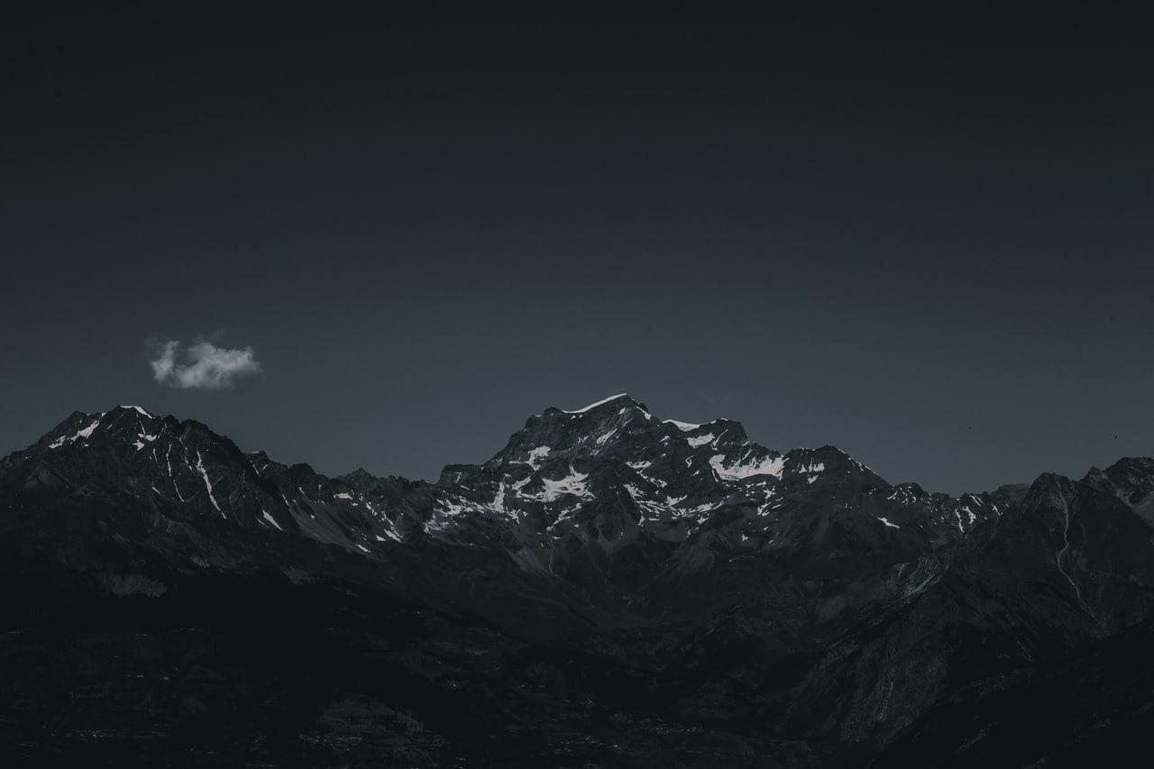 Dappled District background Dappled District is a light zinc ChatGPT theme with an image background.